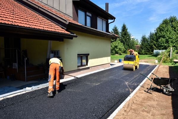 Cost of Blacktopping Service in Fallbrook